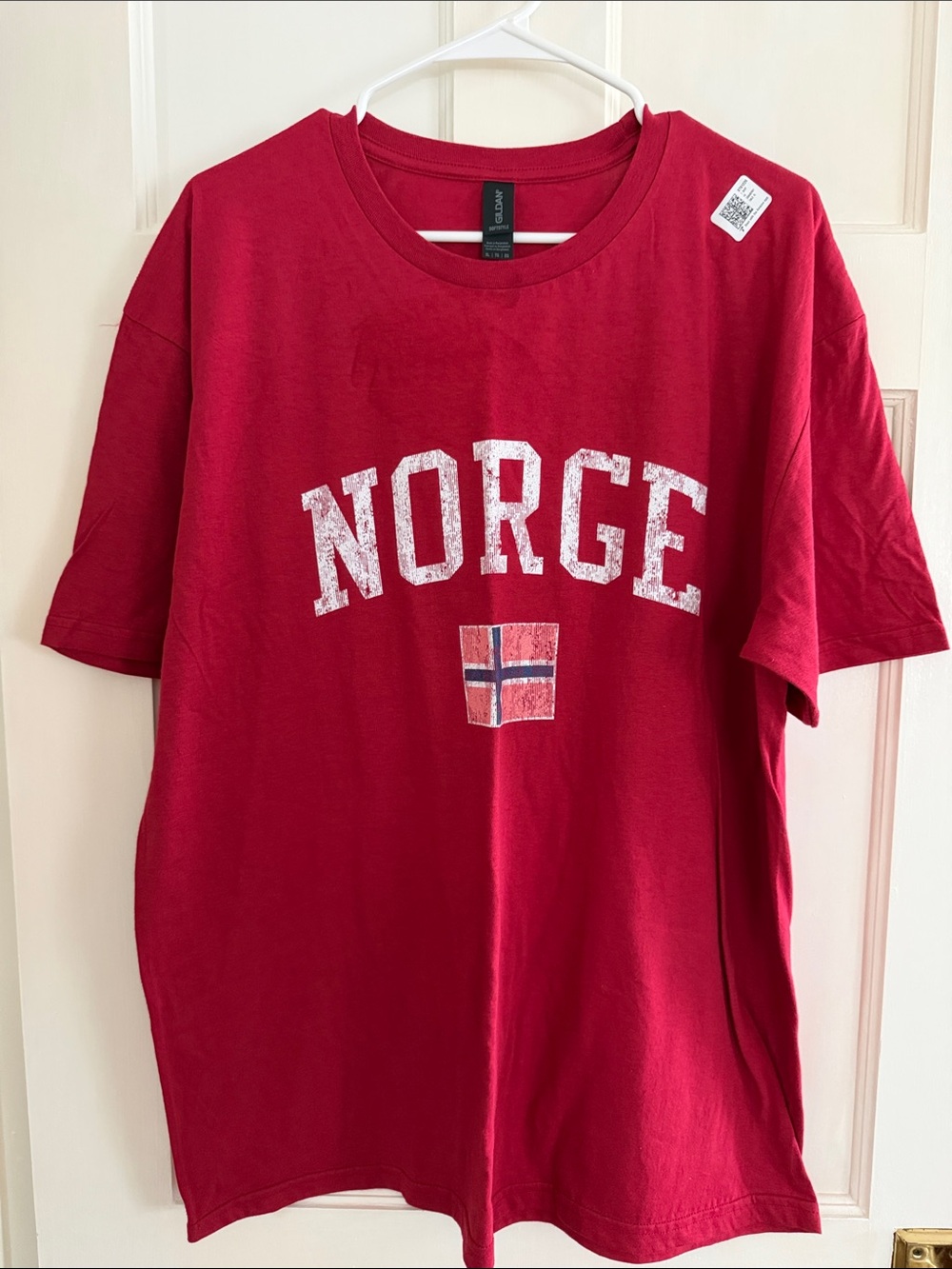 🇳🇴 Vintage look red Norwegian flag tee. Size XL. NWT.